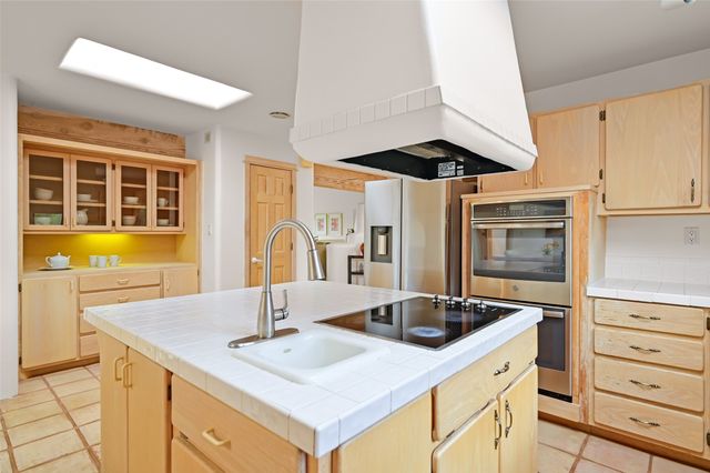 206 Calle Melitta, Santa Fe, NM 87505