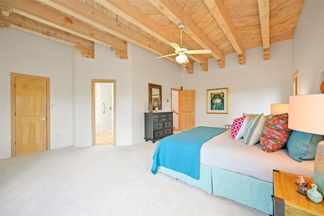 206 Calle Melitta, Santa Fe, NM 87505