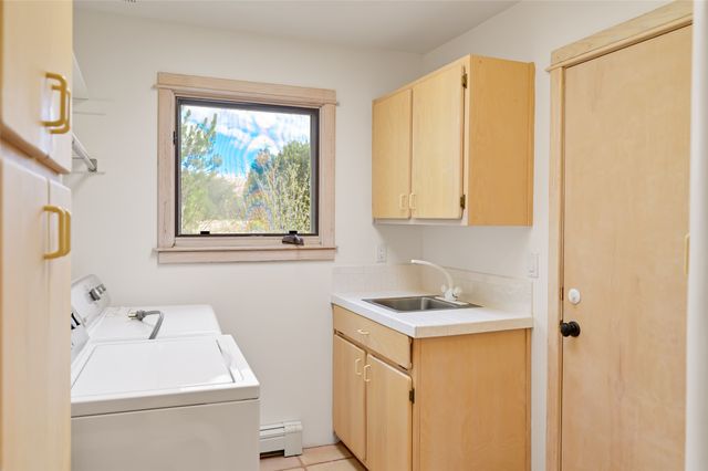 206 Calle Melitta, Santa Fe, NM 87505