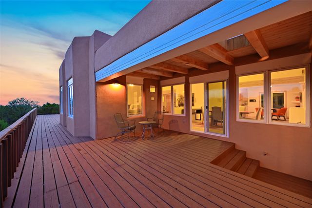 206 Calle Melitta, Santa Fe, NM 87505