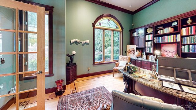 2837 E Lake Sammamish Parkway NE, Sammamish, WA 98074