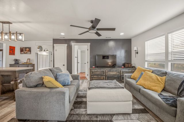 412 N Kirk Street, Hico, TX 76457