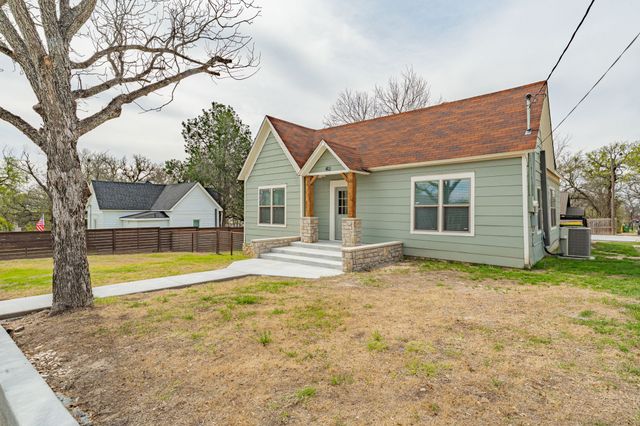 412 N Kirk Street, Hico, TX 76457