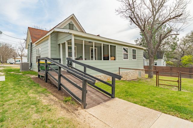 412 N Kirk Street, Hico, TX 76457