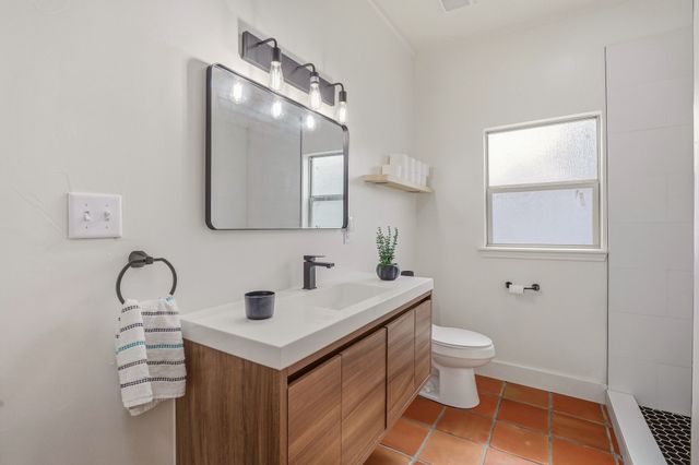 412 N Kirk Street, Hico, TX 76457