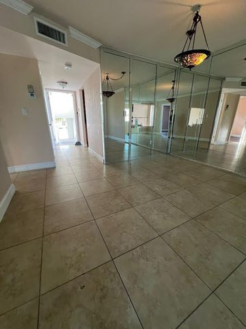 8200 Sunrise Lakes Boulevard 212, Sunrise, FL 33322