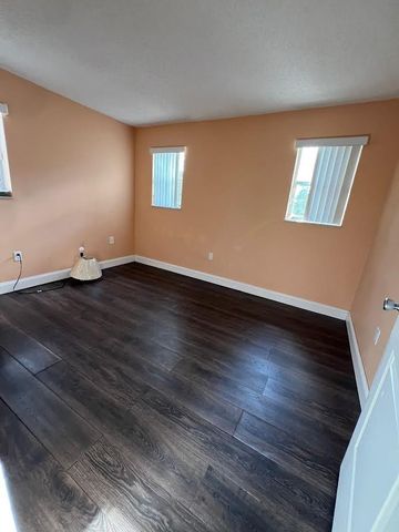 8200 Sunrise Lakes Boulevard 212, Sunrise, FL 33322