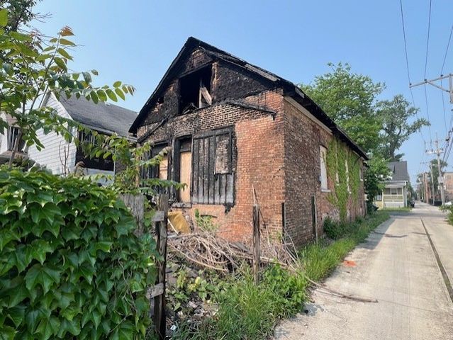 7917 S Colfax Avenue, Chicago, IL 60617