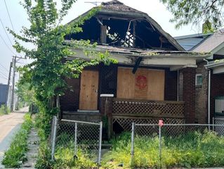 7917 S Colfax Avenue, Chicago, IL 60617