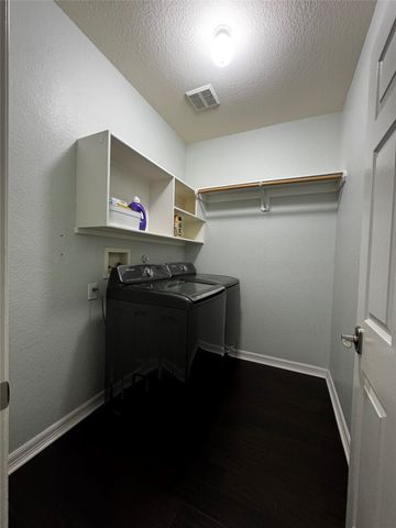 1519 Snow Trail, Lewisville, TX 75077