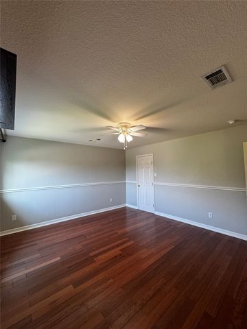 1519 Snow Trail, Lewisville, TX 75077
