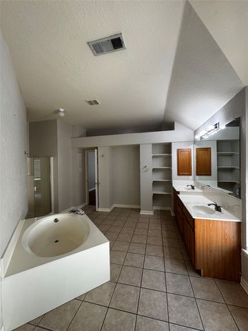 1519 Snow Trail, Lewisville, TX 75077