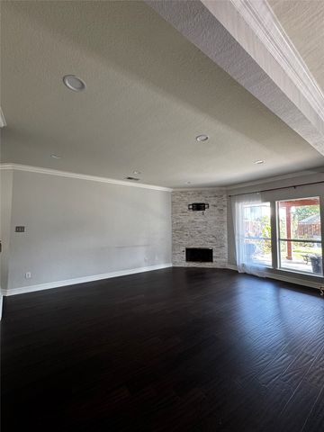 1519 Snow Trail, Lewisville, TX 75077