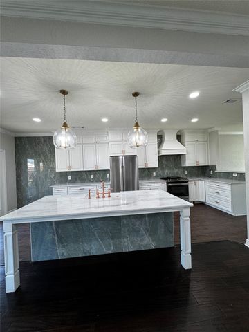 1519 Snow Trail, Lewisville, TX 75077