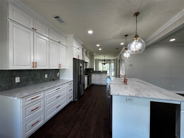 1519 Snow Trail, Lewisville, TX 75077