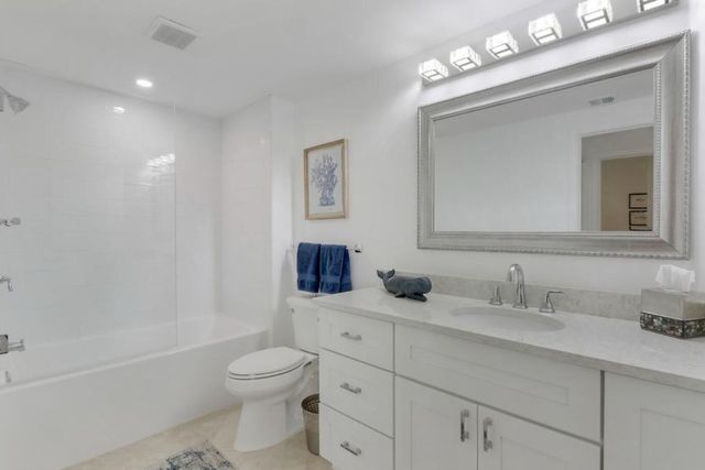 2000 S Highway A1a Highway N104, Jupiter, FL 33477