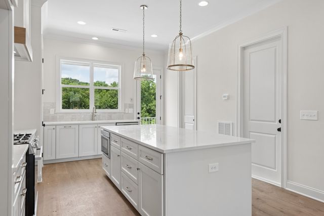 4011 Forestside Dr, Franklin, TN 37064