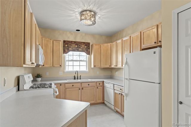 4200 Addington Drive, Commerce Twp, MI 48390