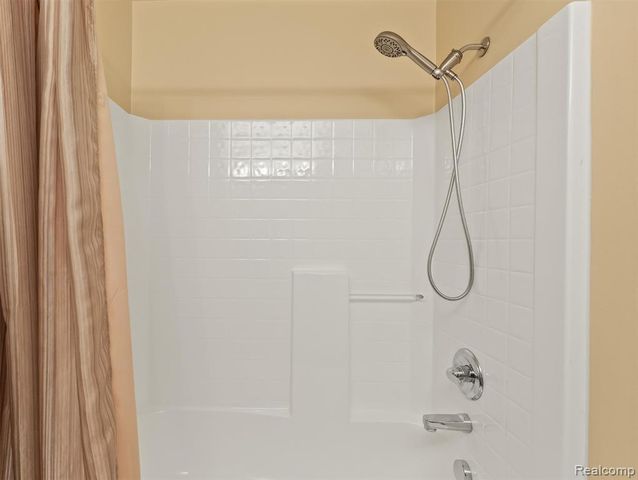 4200 Addington Drive, Commerce Twp, MI 48390