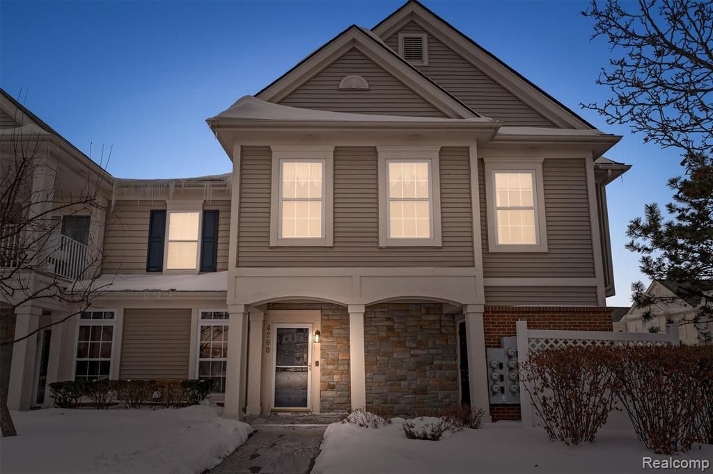 4200 Addington Drive, Commerce Twp, MI 48390