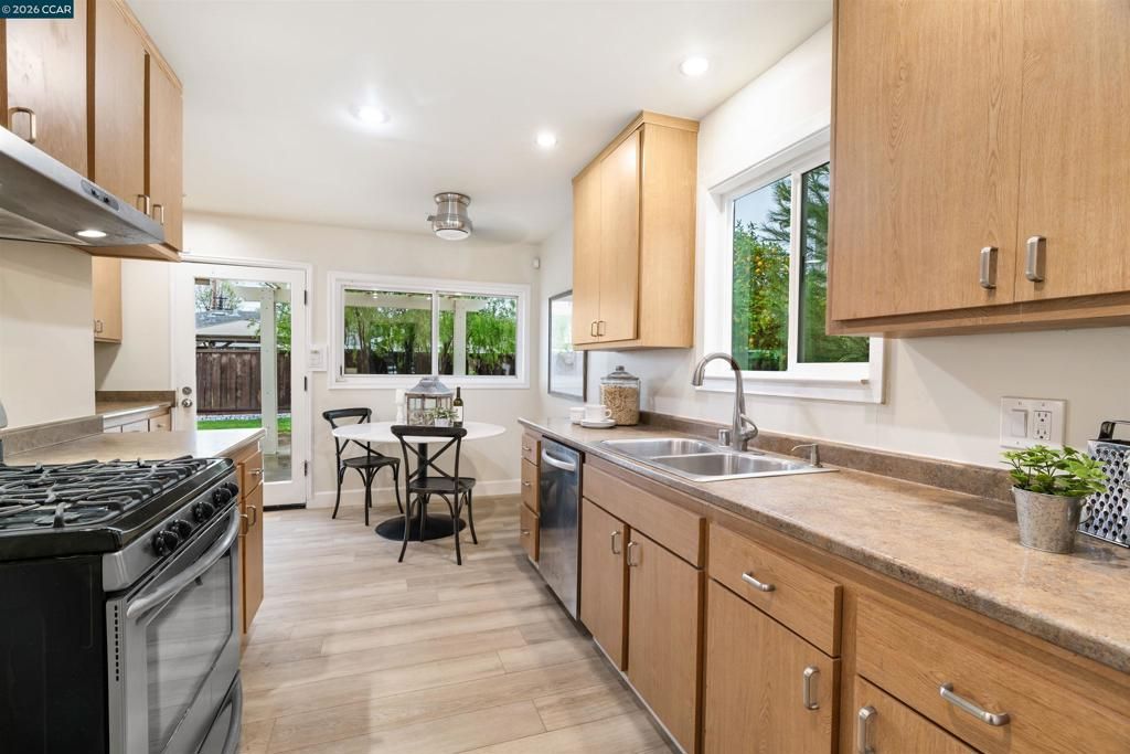 Image 9 of property listing at 113 Margie Drive, Pleasant Hill, CA 94523