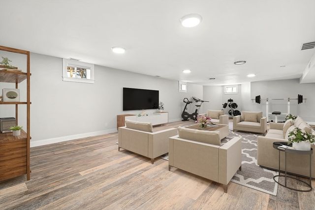360 Lynn St, Malden, MA 02148