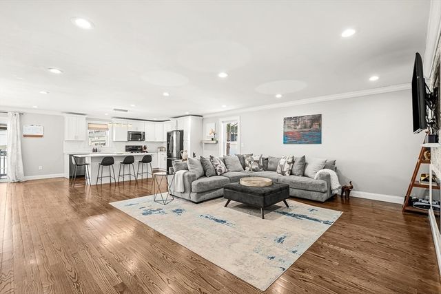360 Lynn St, Malden, MA 02148