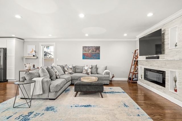 360 Lynn St, Malden, MA 02148