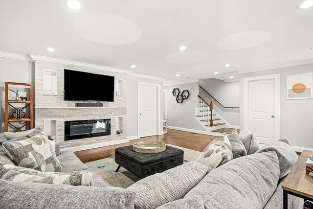 360 Lynn St, Malden, MA 02148