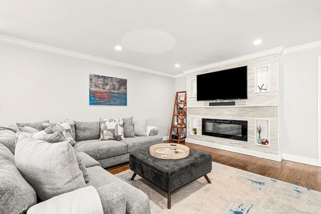 360 Lynn St, Malden, MA 02148