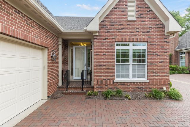 905 Hickory Drive, Western Springs, IL 60558