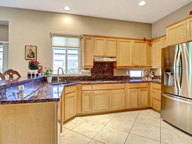 36 Vista Mirage Way, Rancho Mirage, CA 92270