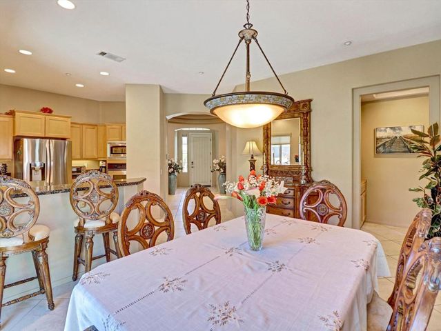 36 Vista Mirage Way, Rancho Mirage, CA 92270