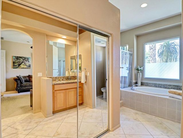 36 Vista Mirage Way, Rancho Mirage, CA 92270
