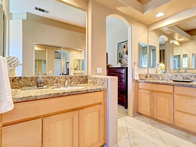 36 Vista Mirage Way, Rancho Mirage, CA 92270