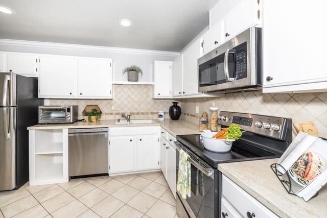 1171 Compass Lane 216, Foster City, CA 94404