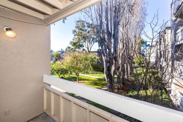 1171 Compass Lane 216, Foster City, CA 94404