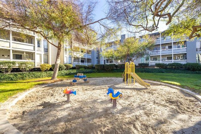 1171 Compass Lane 216, Foster City, CA 94404