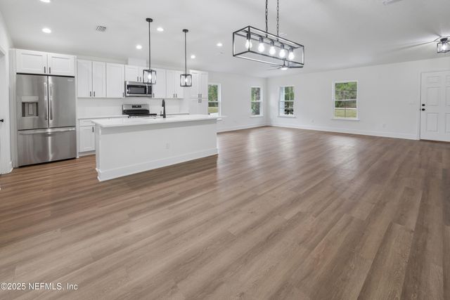 1264 CORAL FARMS Road, Florahome, FL 32140