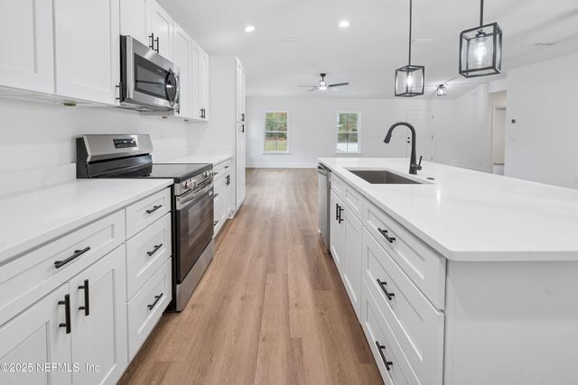 1264 CORAL FARMS Road, Florahome, FL 32140