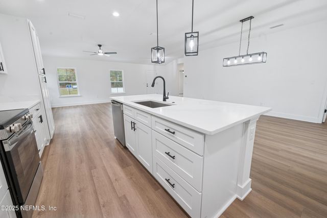 1264 CORAL FARMS Road, Florahome, FL 32140