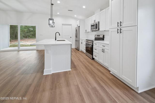 1264 CORAL FARMS Road, Florahome, FL 32140