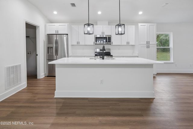 1264 CORAL FARMS Road, Florahome, FL 32140