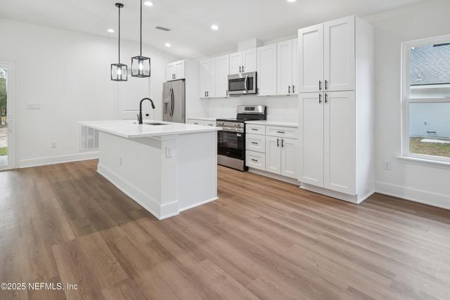 1264 CORAL FARMS Road, Florahome, FL 32140