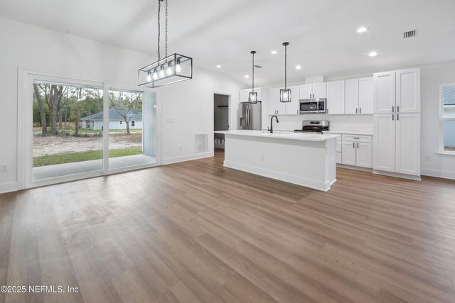 1264 CORAL FARMS Road, Florahome, FL 32140