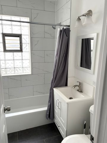 2917 W Pershing Road 2, Chicago, IL 60632