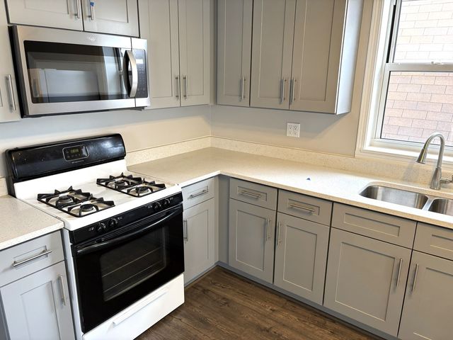 2917 W Pershing Road 2, Chicago, IL 60632