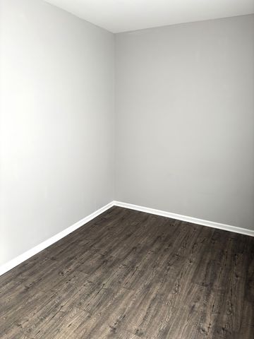 2917 W Pershing Road 2, Chicago, IL 60632