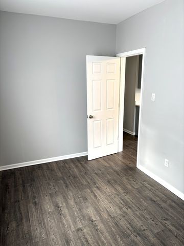 2917 W Pershing Road 2, Chicago, IL 60632