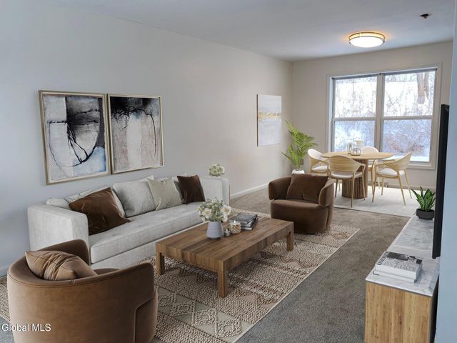 31 Saratoga Street, Hoosick Falls, NY 12090